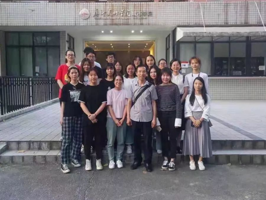 2019年樹華美術(shù)考上廣州美院合影 2019年樹華美術(shù)考上廣州美院合影