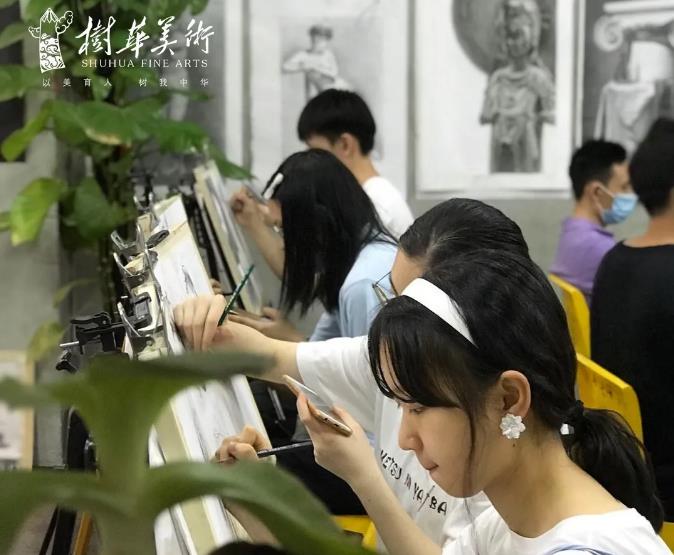 美術(shù)生畫畫的時(shí)候遇到瓶頸怎么辦?這些方法幫你巧妙解決 美術(shù)生畫畫的時(shí)候遇到瓶頸怎么辦?這些方法幫你巧妙解決